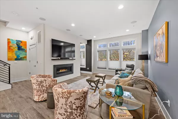 Bethesda, MD 20814,406 BARLOW PL