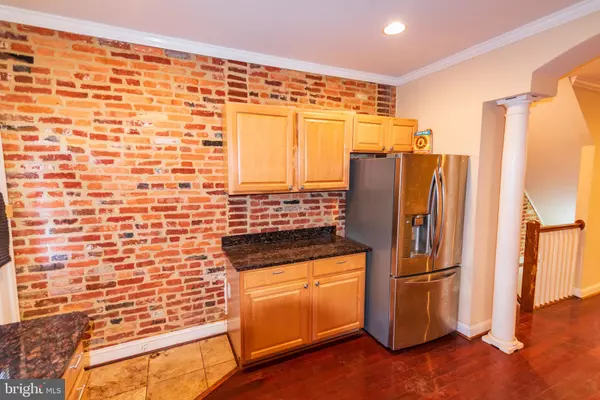 Baltimore, MD 21224,212 N LUZERNE AVE