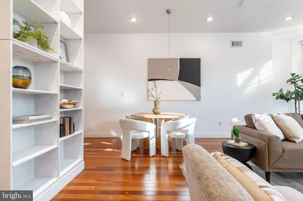 Philadelphia, PA 19107,1023 CLINTON ST #202