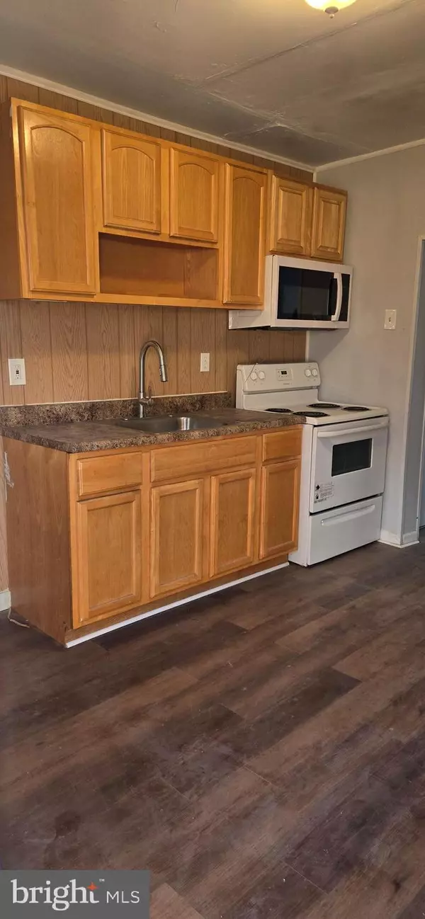 Philadelphia, PA 19145,1609 S LECOUNT ST