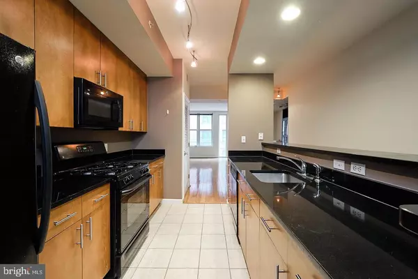 Washington, DC 20001,715 6TH ST NW #904