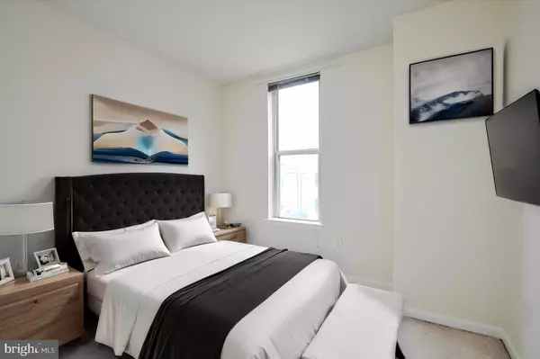 Washington, DC 20001,715 6TH ST NW #904