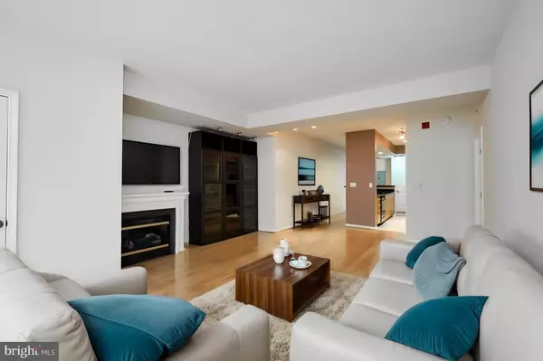 Washington, DC 20001,715 6TH ST NW #904