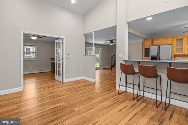 Levittown, PA 19055,34 ROCKY POOL LN