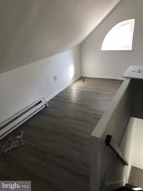 Philadelphia, PA 19124,4832 E ROOSEVELT BLVD E #2