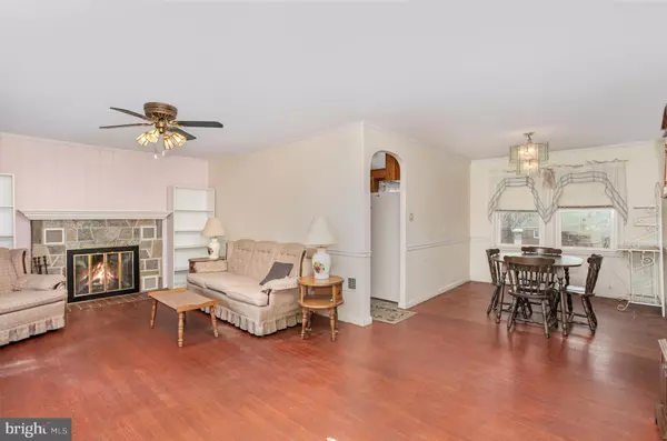 Hanover, PA 17331,19 LEE ST