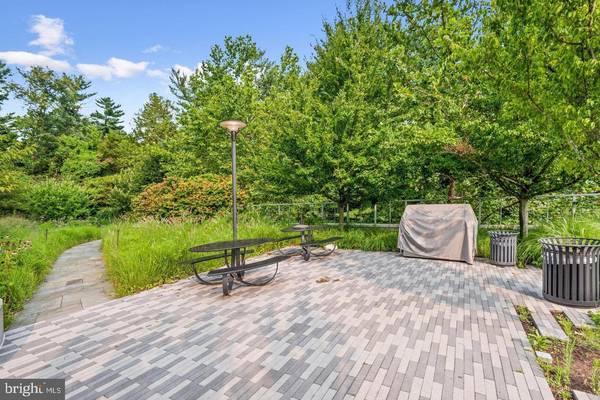 Bethesda, MD 20816,5101 RIVER RD #1904