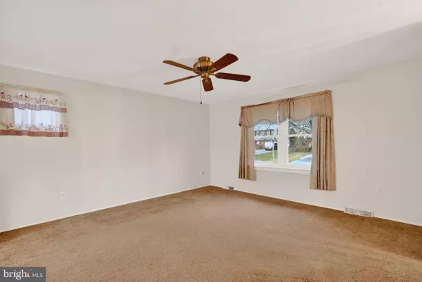 Royersford, PA 19468,28 COCHISE LN