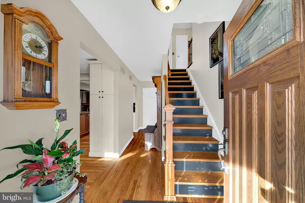 Ewing, NJ 08628,2 VAN SAUN DR