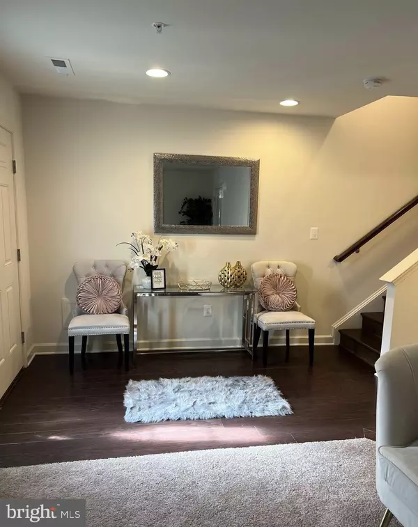 Lanham, MD 20706,7310 WOOD POND CIR