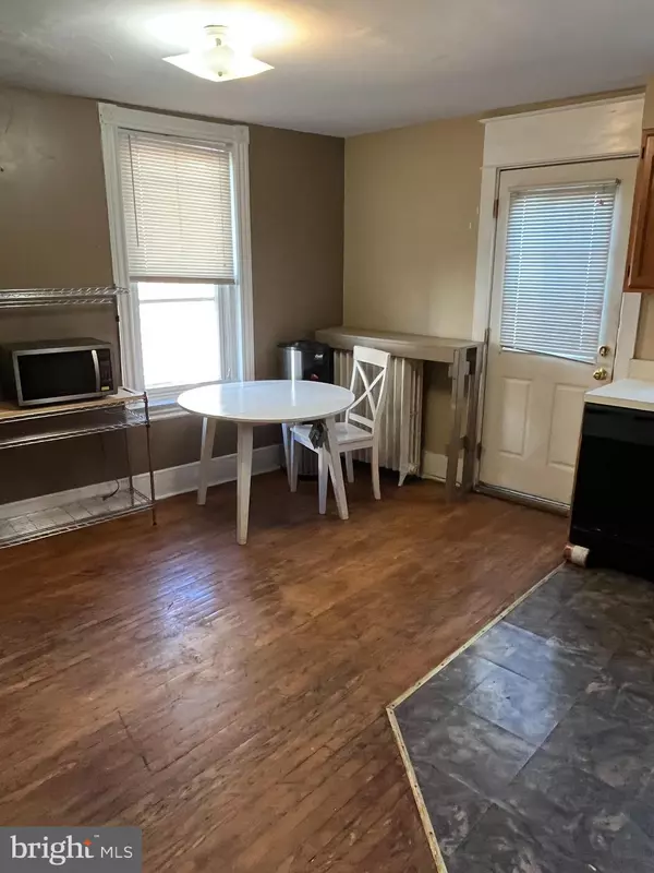 Jenkintown, PA 19046,615 WEST AVE #2ND FLOOR