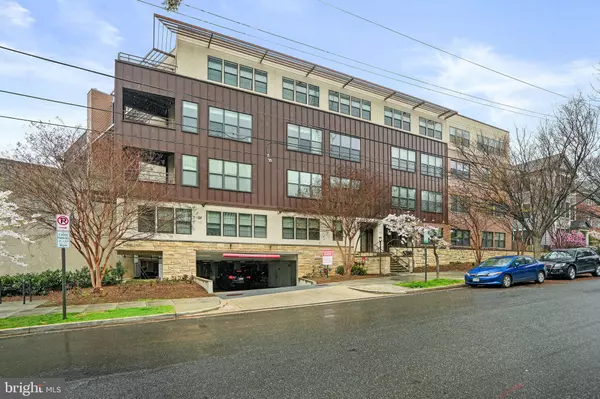 Washington, DC 20015,5201B WISCONSIN AVE NW #105