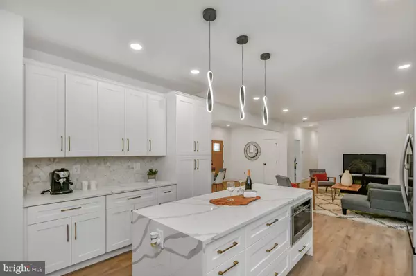 Falls Church, VA 22046,608 LAURA DR