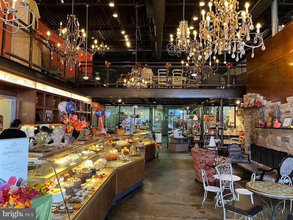 Herndon, VA 20170,294 & 276 SUNSET PARK DR #11 & 12