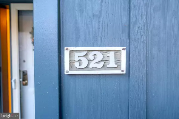 Paoli, PA 19301,521 FOXWOOD LN #521