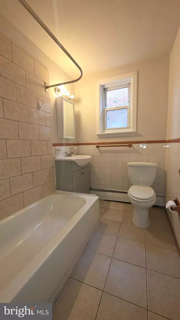 Philadelphia, PA 19111,7332 MONTOUR ST