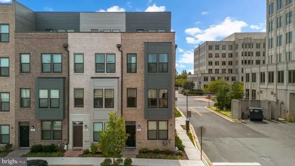 Rockville, MD 20850,863 KING FARM BLVD