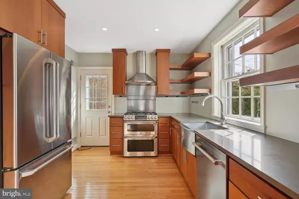 Washington, DC 20016,5321 MACARTHUR BLVD NW