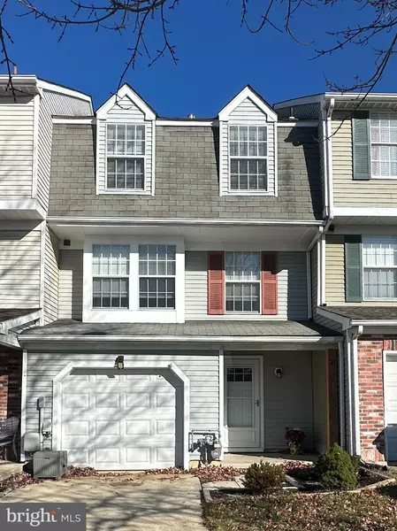 31 STONESHIRE DR, Glassboro, NJ 08028