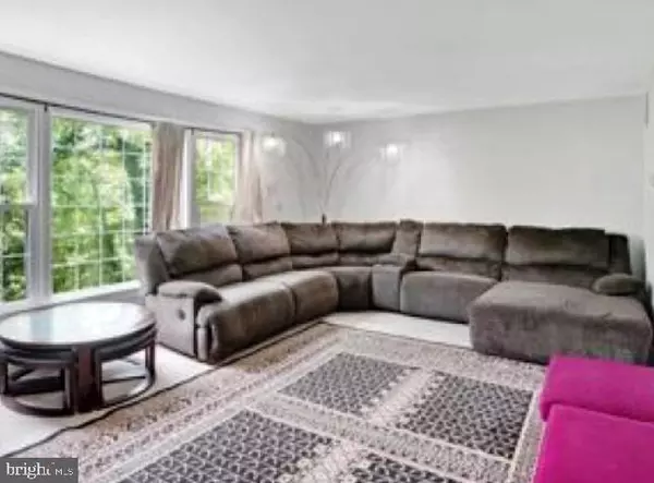 Alexandria, VA 22309,7916 CENTRAL PARK CIR