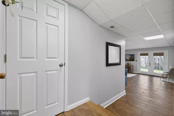 Middleburg, VA 20117,17 STONEWALL CT