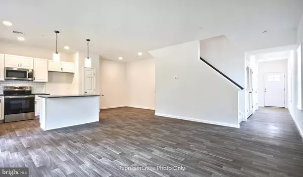 Harrisburg, PA 17112,7856 OAK BROOK DR