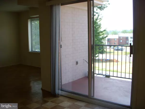 Leesburg, VA 20175,125-I CLUBHOUSE DR SW #8