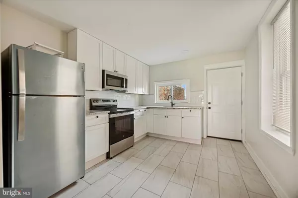 Philadelphia, PA 19151,6002 W THOMPSON ST