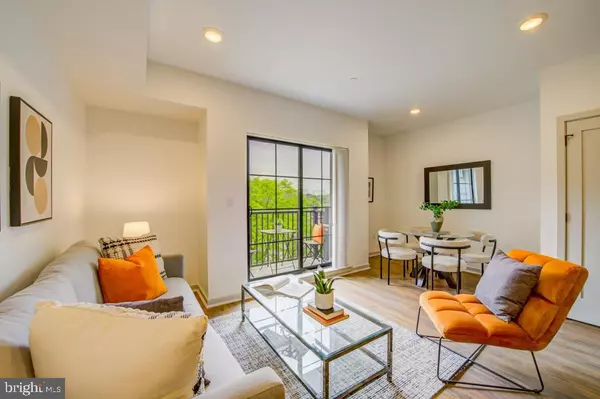 Philadelphia, PA 19128,5001 UMBRIA ST #P304