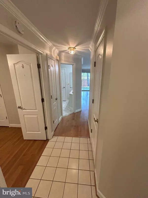 Arlington, VA 22213,6924 FAIRFAX DR #140