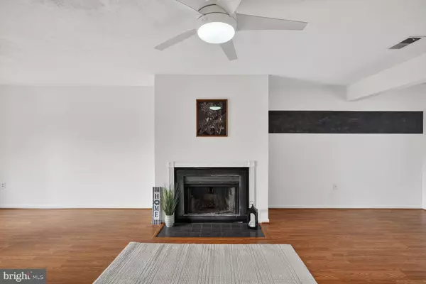 Columbia, MD 21046,7505 WEATHER WORN WAY #E