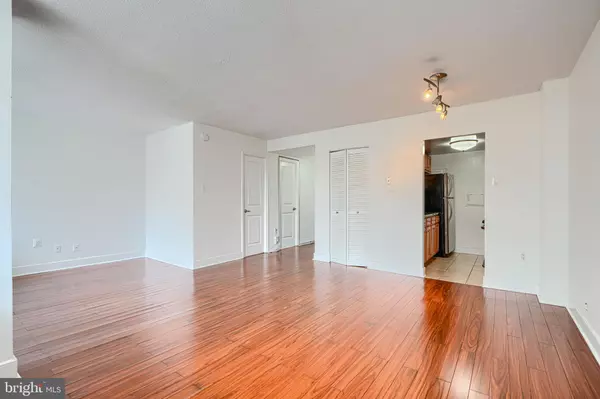 Silver Spring, MD 20910,1220 BLAIR MILL RD #100