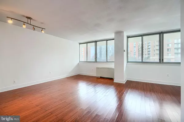 Silver Spring, MD 20910,1220 BLAIR MILL RD #100