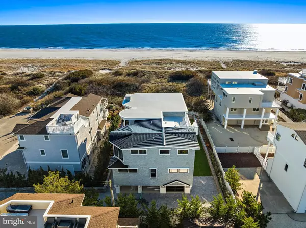 Barnegat Light, NJ 08006,11 E 30TH ST