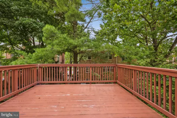 Falls Church, VA 22043,7782 MARSHALL HEIGHTS CT