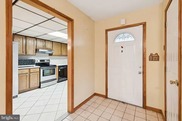 Levittown, PA 19057,7 INDIAN RED RD