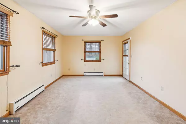 Levittown, PA 19057,7 INDIAN RED RD