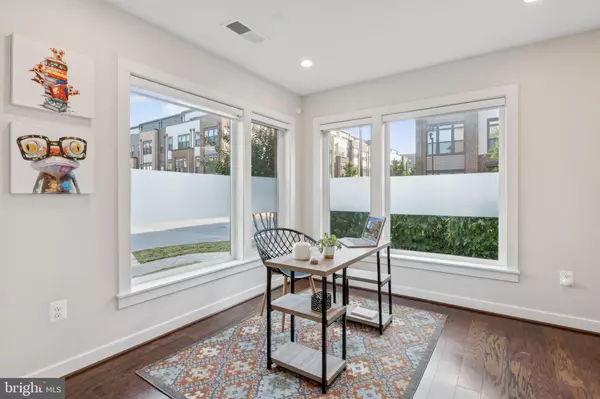 Rockville, MD 20855,8091 RED HOOK ST