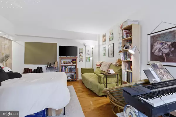 Washington, DC 20008,3701 CONNECTICUT AVE NW #306