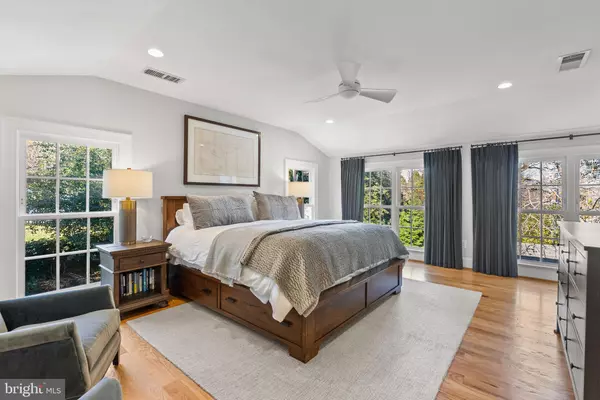 Alexandria, VA 22307,6032 FORT HUNT RD