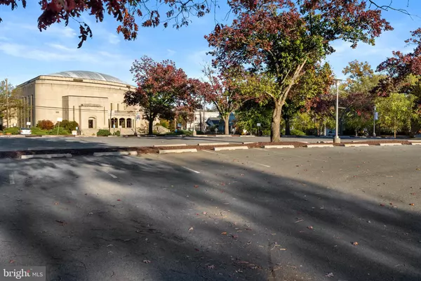 Takoma Park, MD 20912,7610 CARROLL AVE #310