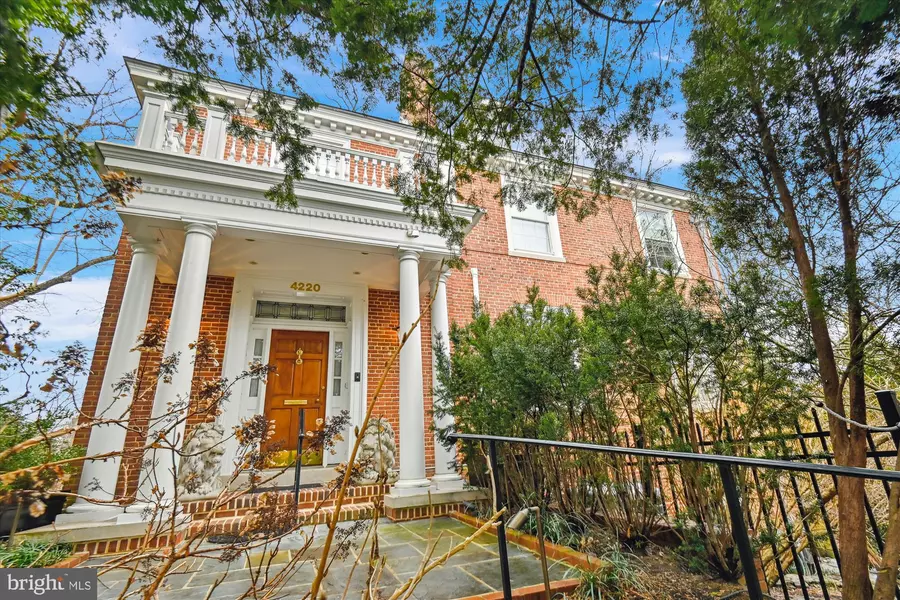 4220 N CHARLES ST, Baltimore, MD 21218