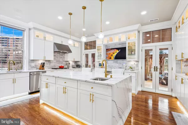 Baltimore, MD 21218,4220 N CHARLES ST