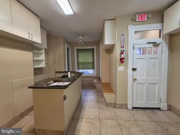 Washington, DC 20003,1240 PENNSYLVANIA AVE SE