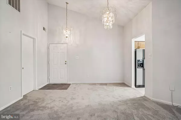 Falls Church, VA 22042,7592-K LAKESIDE VILLAGE DR