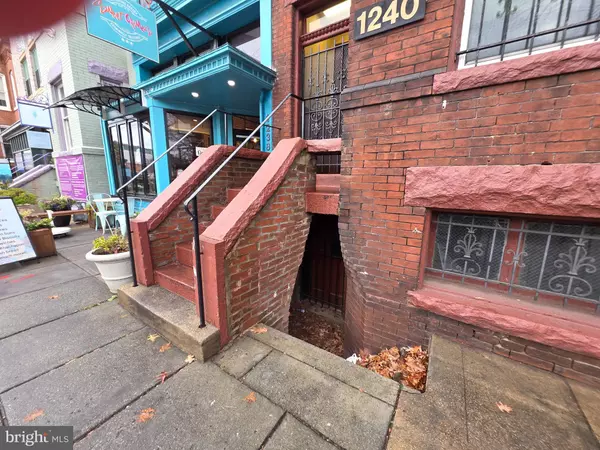 Washington, DC 20003,1240 PENNSYLVANIA AVE SE