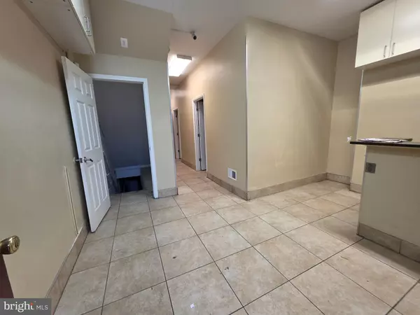 Washington, DC 20003,1240 PENNSYLVANIA AVE SE