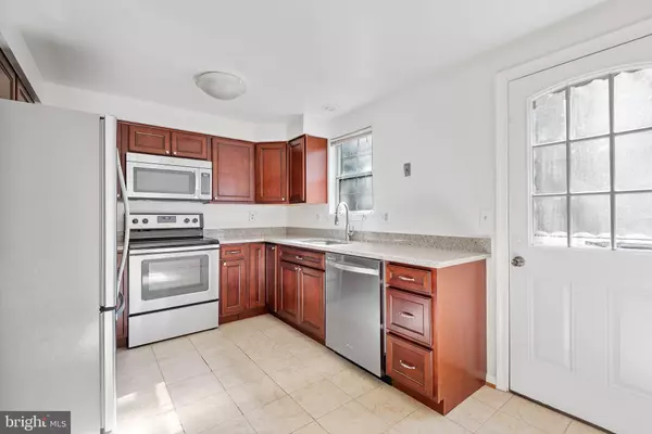 Sterling, VA 20165,31 PALMER CT