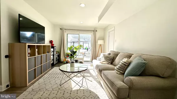 Severn, MD 21144,1915 HUGUENOT PL