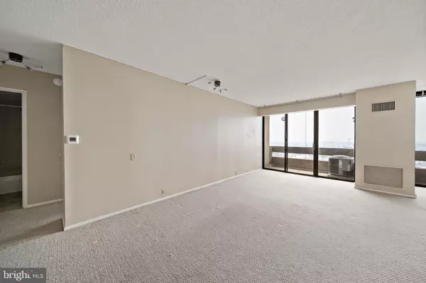 Philadelphia, PA 19107,1326-42 SPRUCE ST #2906